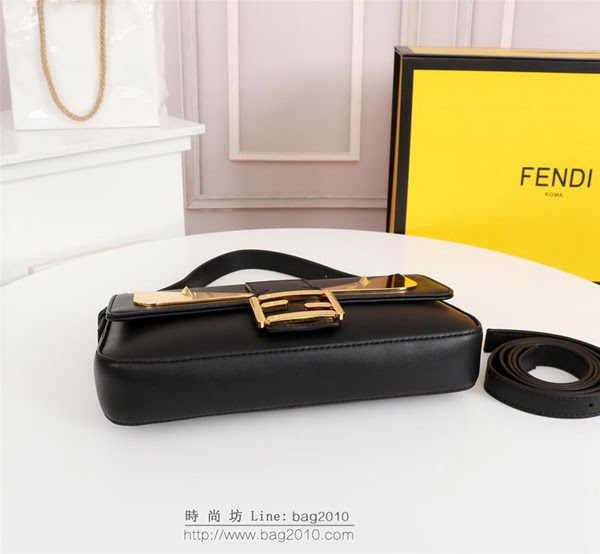 FENDI女包 小牛皮迷你手袋 鉚釘和金屬 BAG BUGS眼睛圖案 芬迪女斜挎包  fdz2030